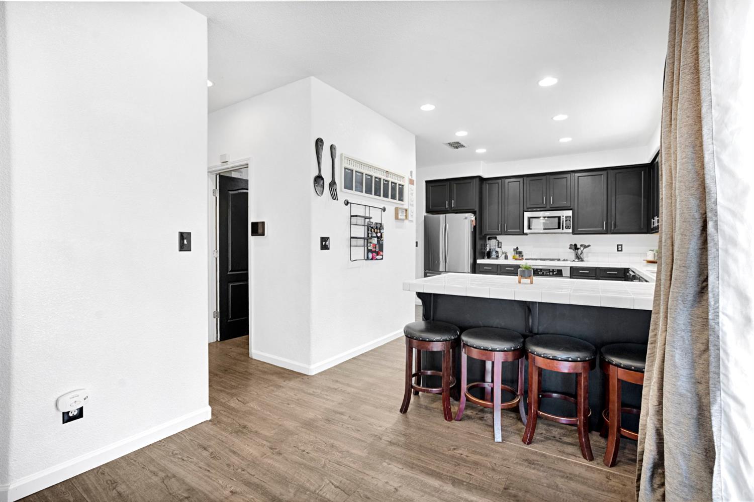 967 Papaya St, Madera, CA 93638