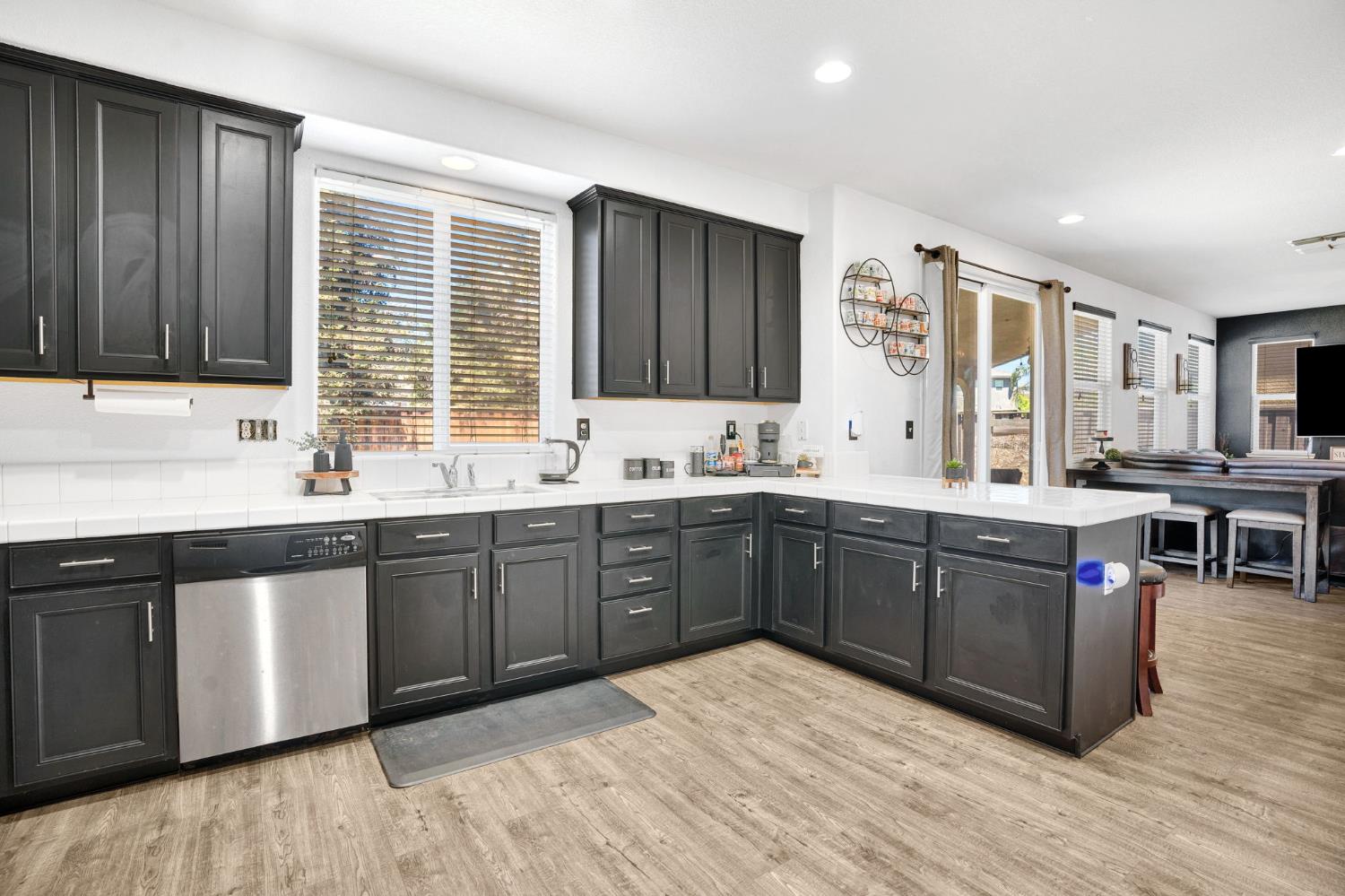 967 Papaya St, Madera, CA 93638