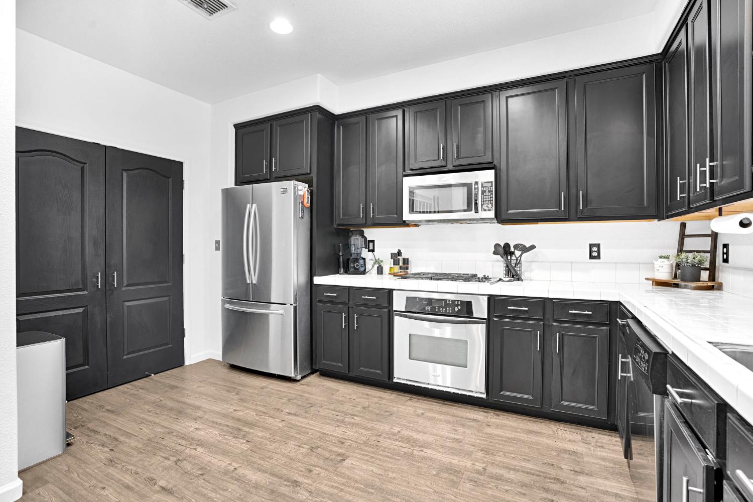 967 Papaya St, Madera, CA 93638