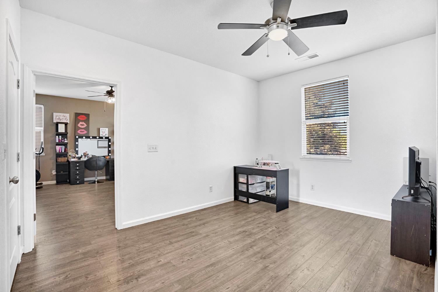 967 Papaya St, Madera, CA 93638
