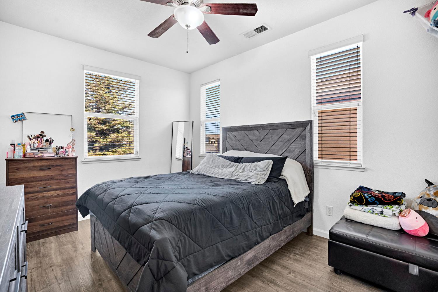 967 Papaya St, Madera, CA 93638