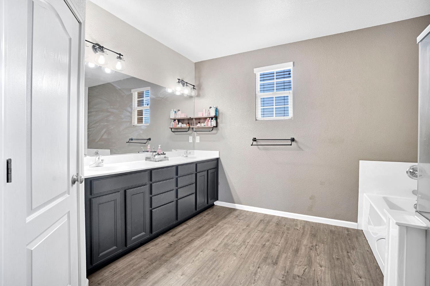 967 Papaya St, Madera, CA 93638