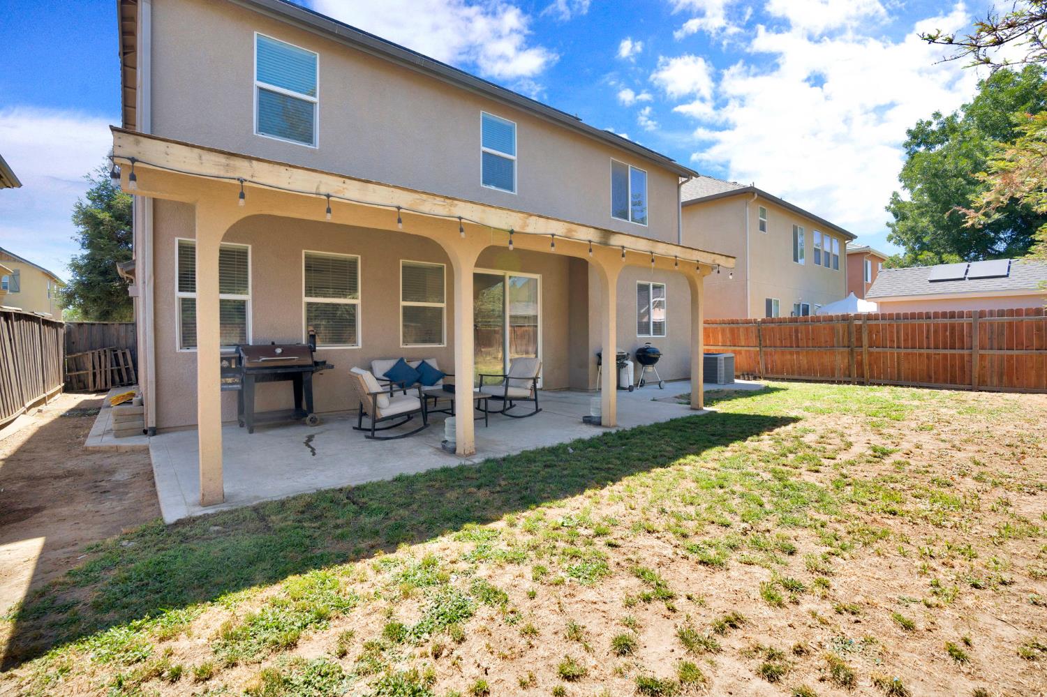 967 Papaya St, Madera, CA 93638