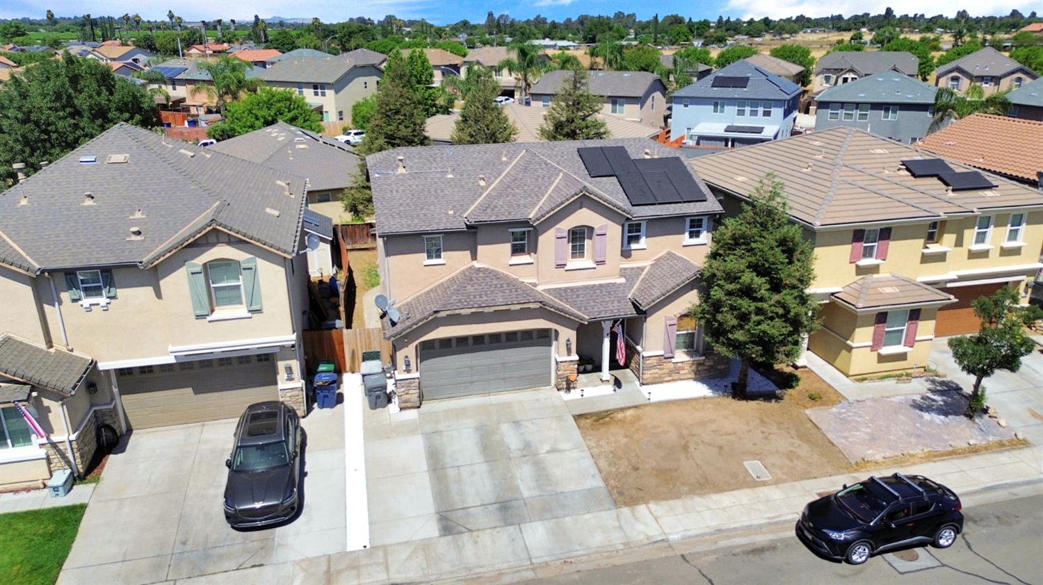 967 Papaya St, Madera, CA 93638