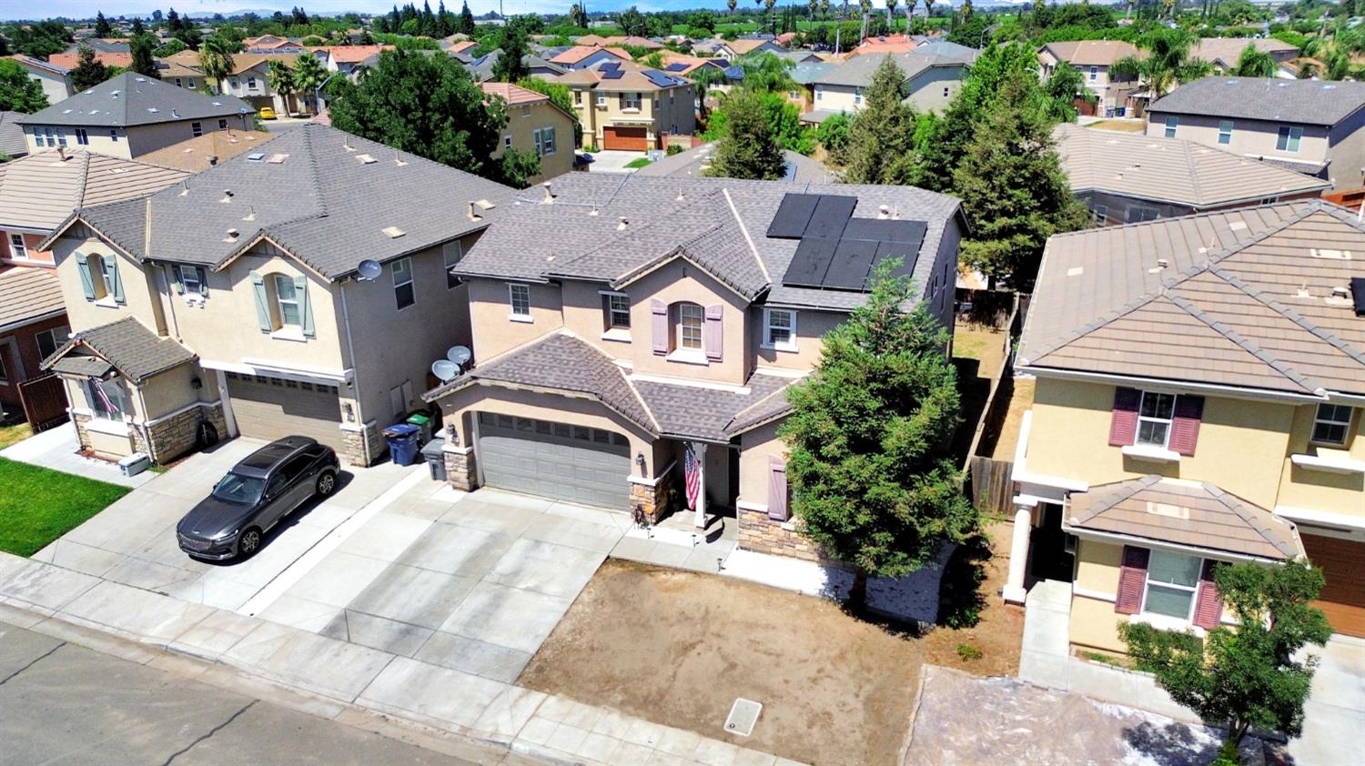 967 Papaya St, Madera, CA 93638