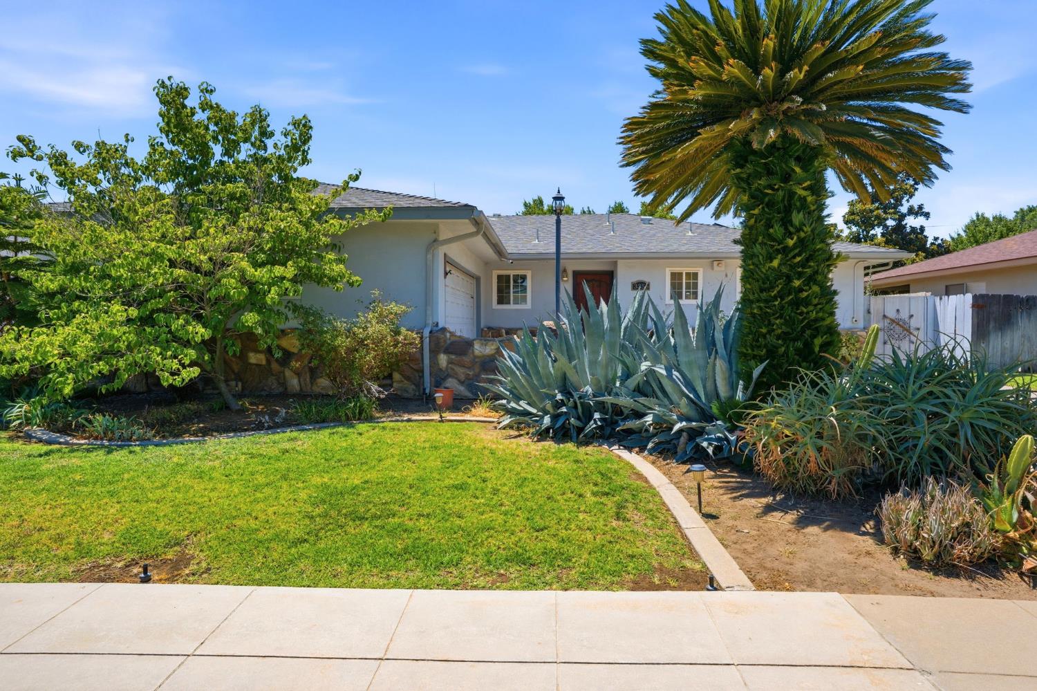 3356 E Pontiac Way, Fresno, CA 93726