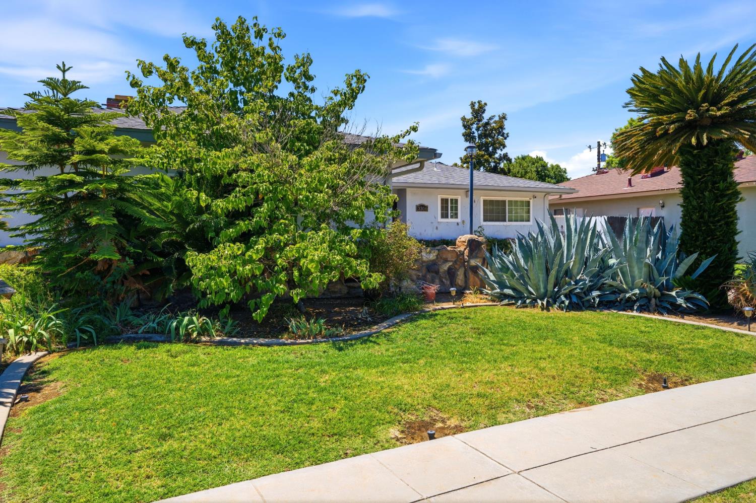 3356 E Pontiac Way, Fresno, CA 93726