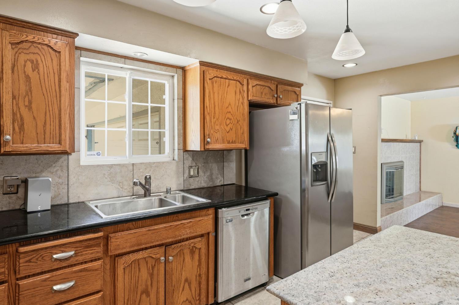3356 E Pontiac Way, Fresno, CA 93726