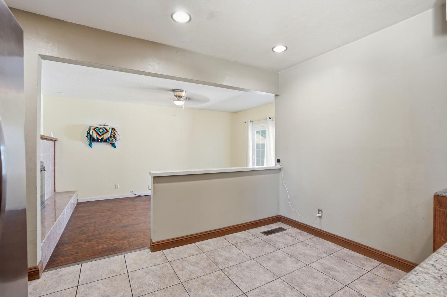 3356 E Pontiac Way, Fresno, CA 93726