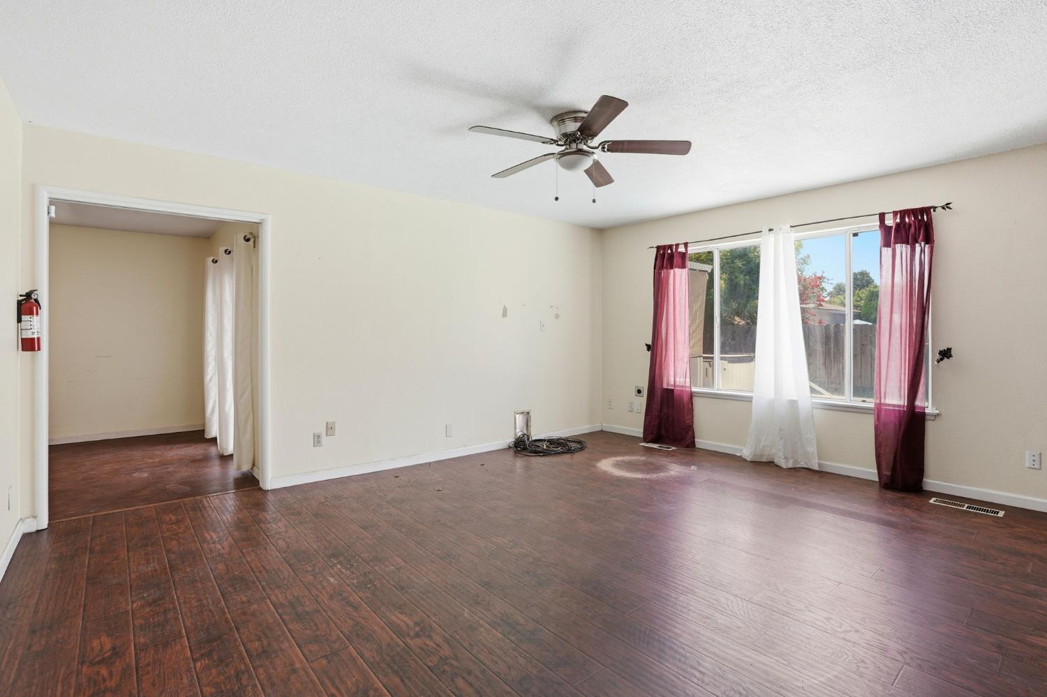 3356 E Pontiac Way, Fresno, CA 93726