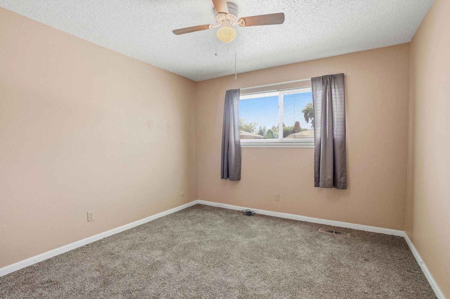 3356 E Pontiac Way, Fresno, CA 93726
