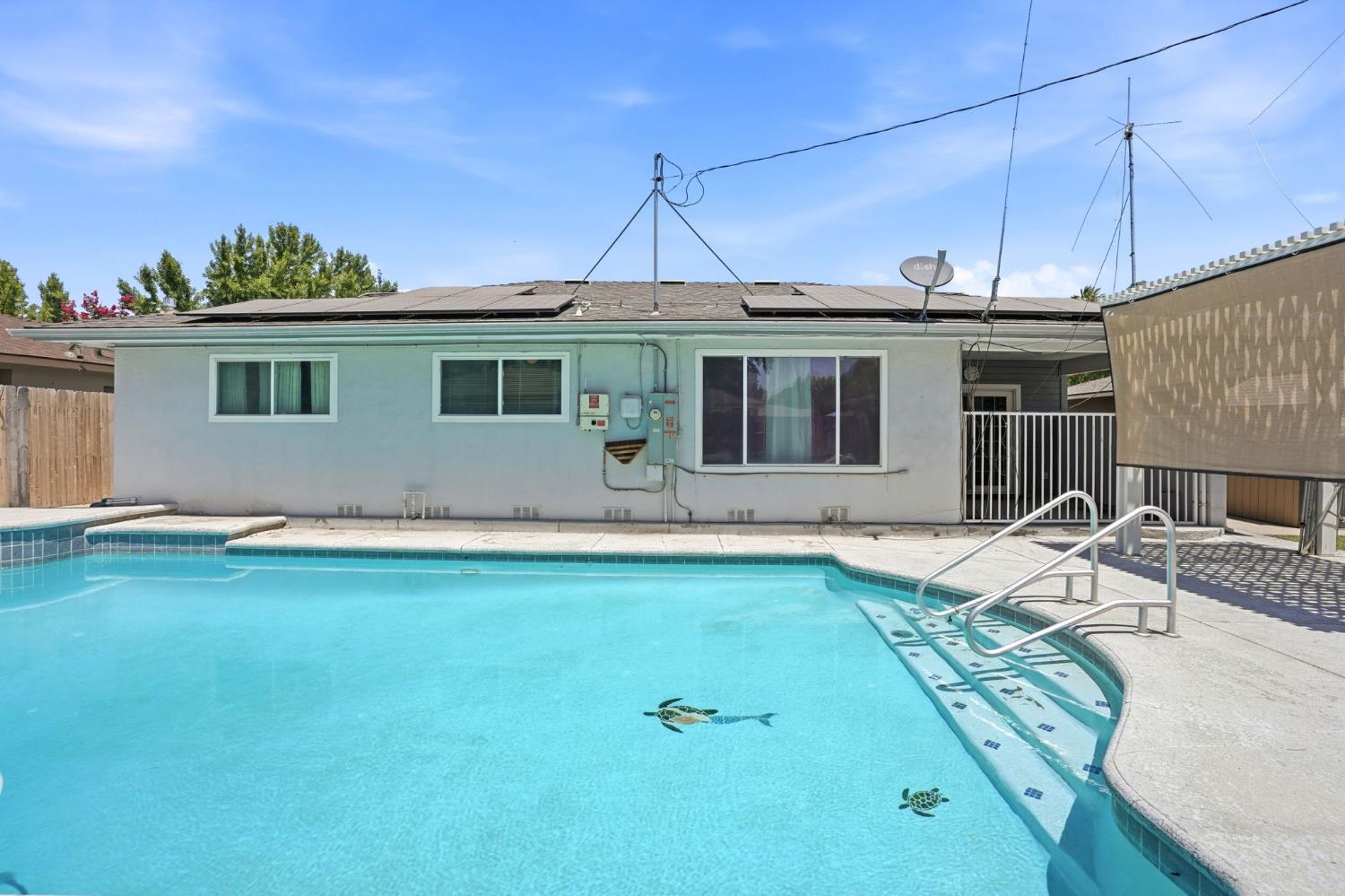 3356 E Pontiac Way, Fresno, CA 93726