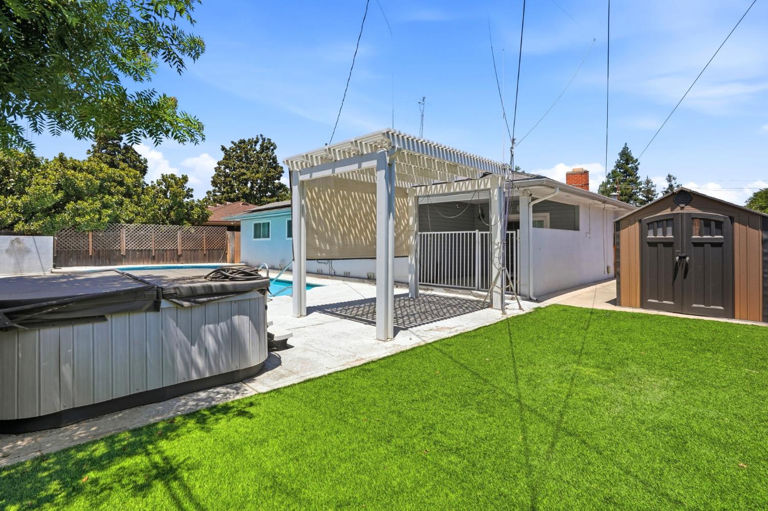 3356 E Pontiac Way, Fresno, CA 93726