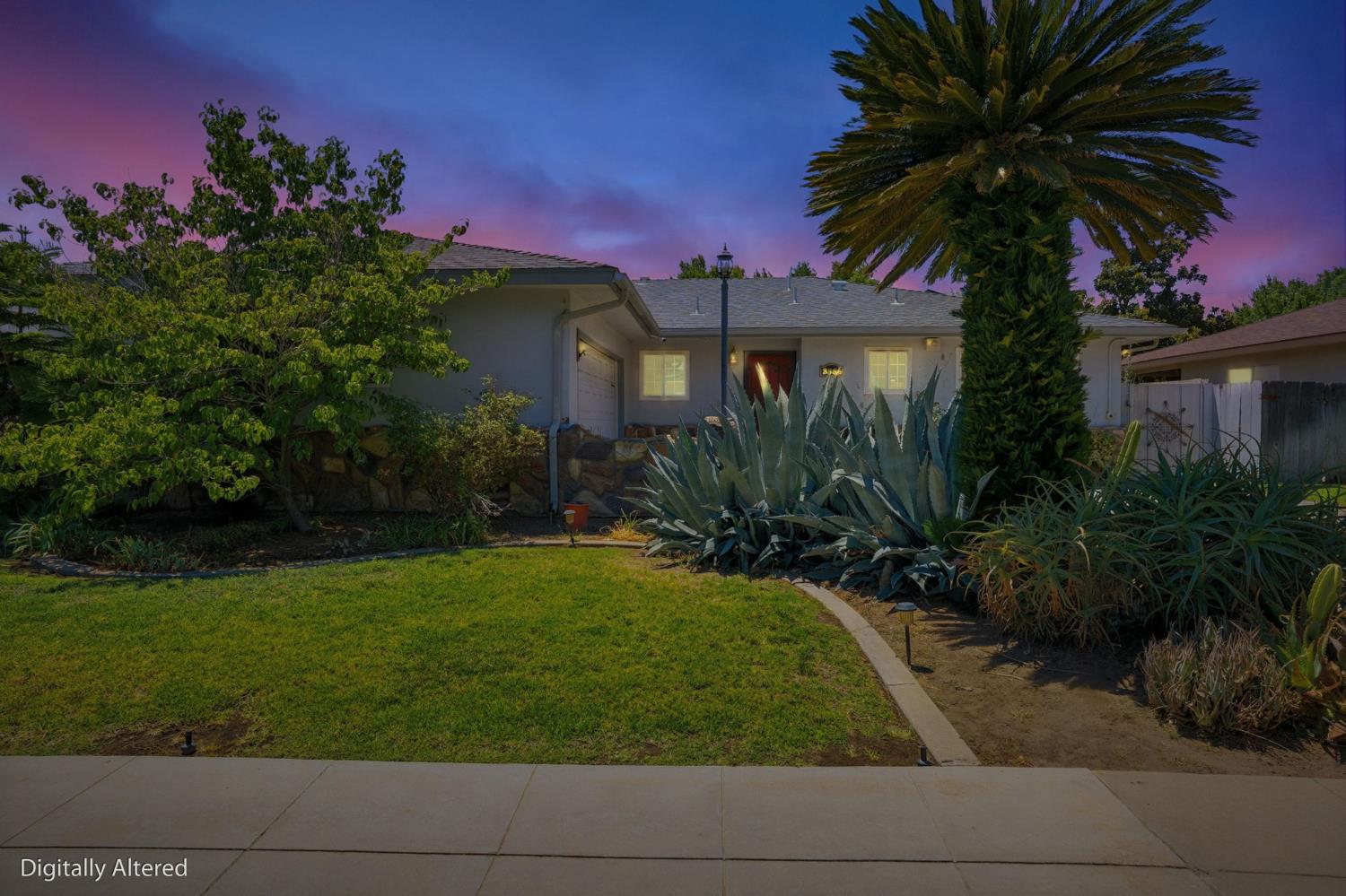 3356 E Pontiac Way, Fresno, CA 93726
