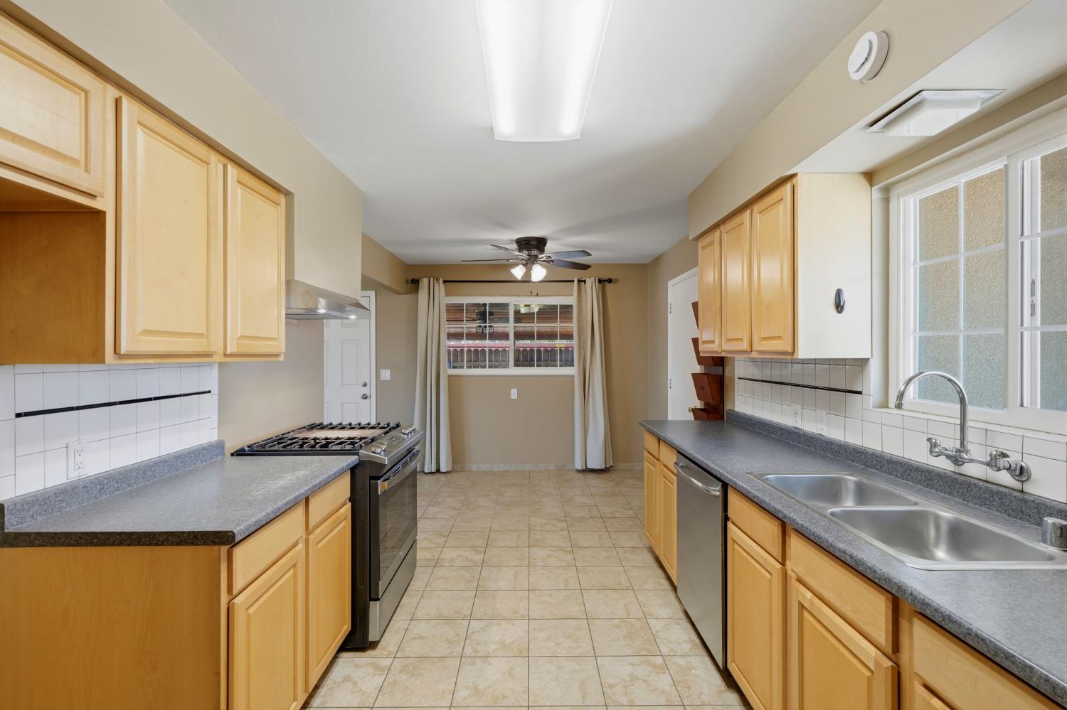 313 N 2Nd St, Fowler, CA 93625
