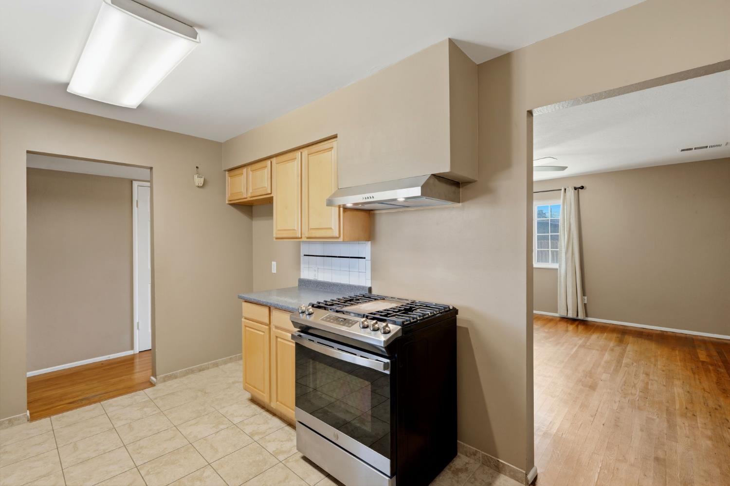 313 N 2Nd St, Fowler, CA 93625