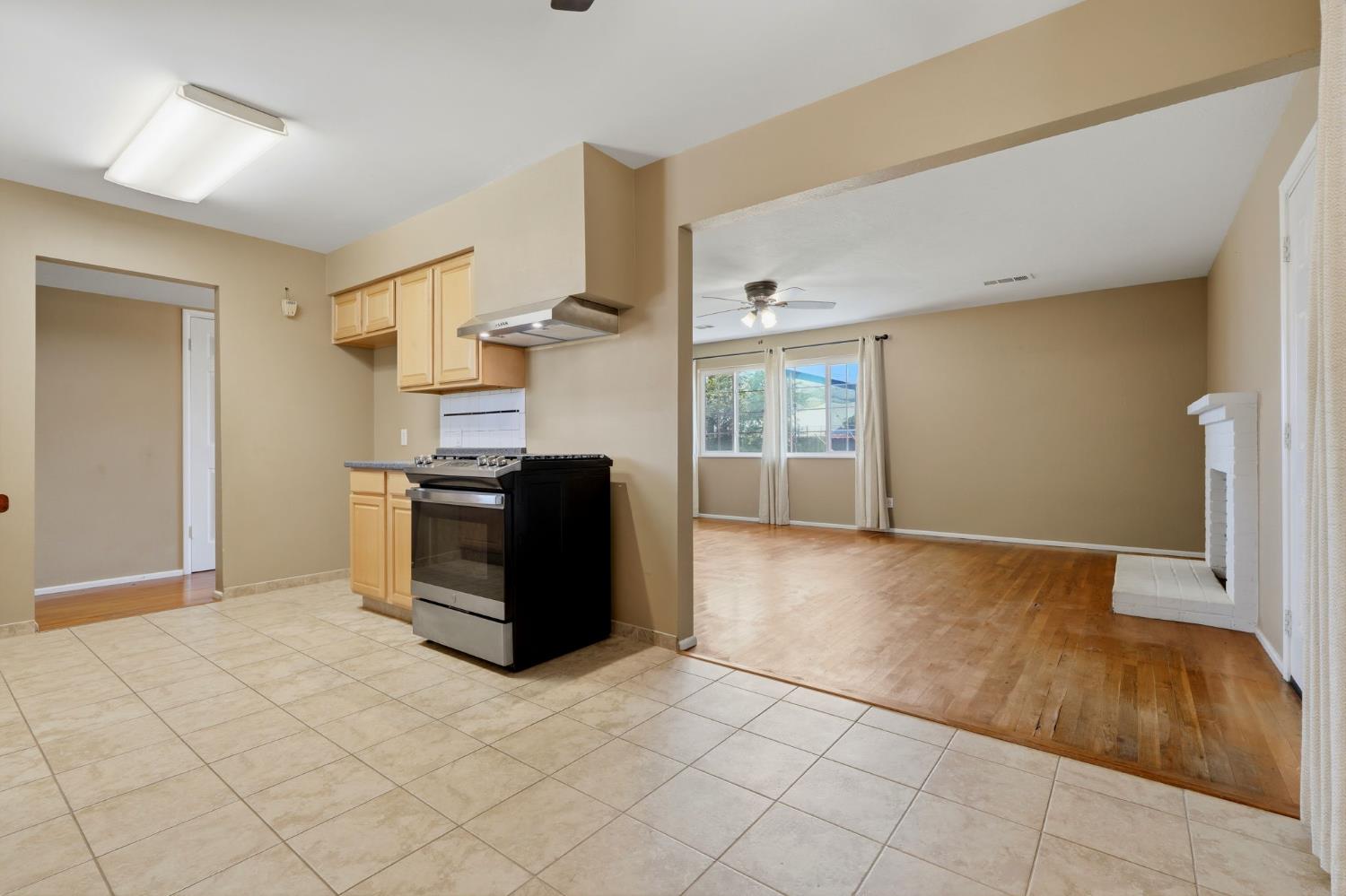 313 N 2Nd St, Fowler, CA 93625
