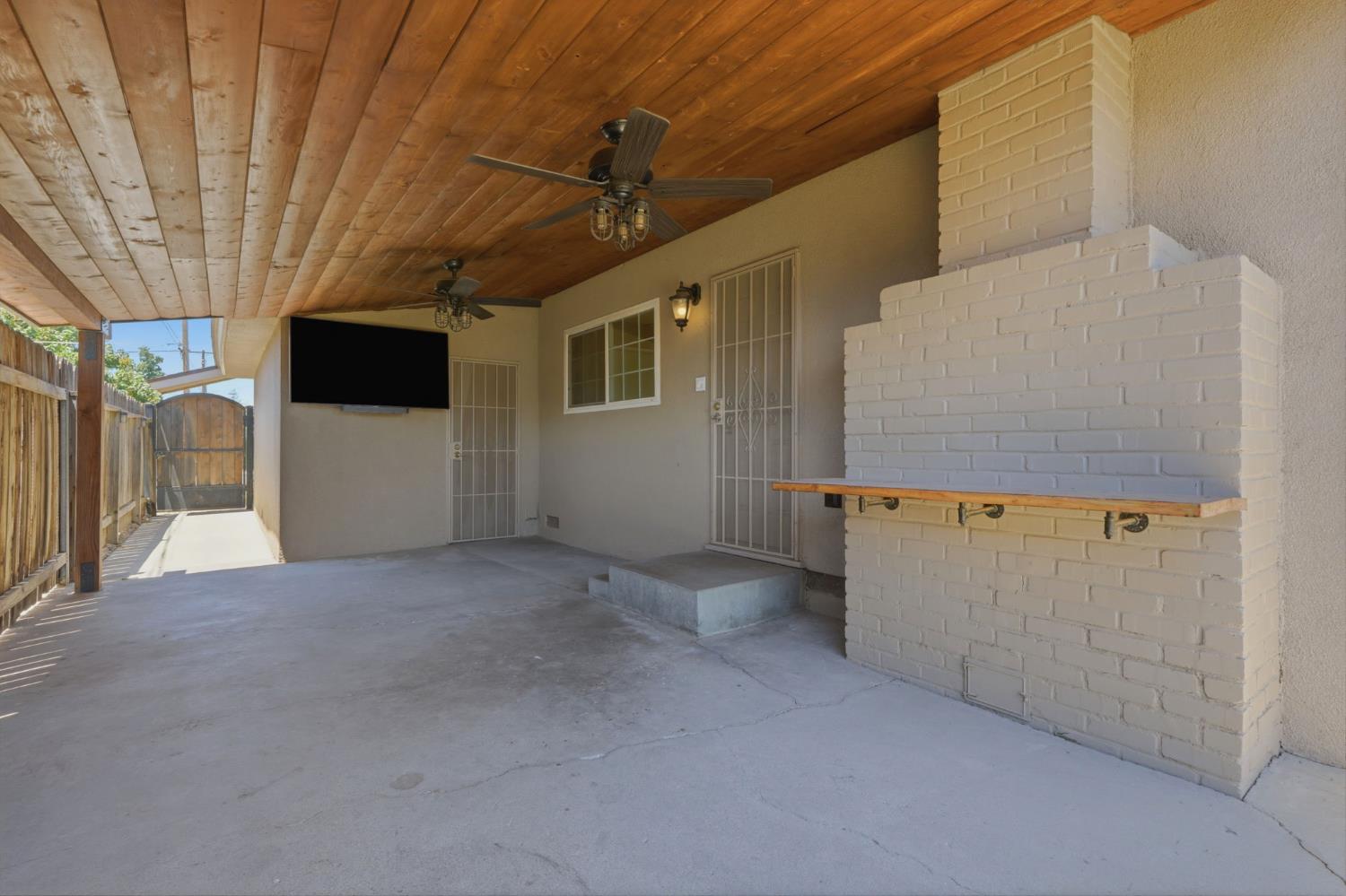 313 N 2Nd St, Fowler, CA 93625