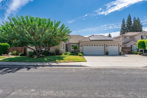 1697 N Jasmine Ave, Clovis, CA 93619