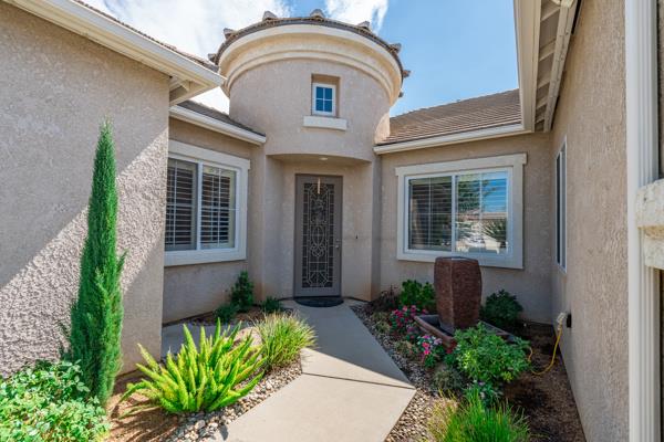 1697 N Jasmine Ave, Clovis, CA 93619