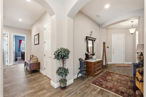 1697 N Jasmine Ave, Clovis, CA 93619