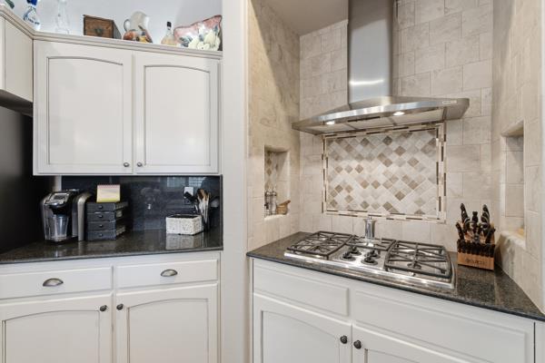 1697 N Jasmine Ave, Clovis, CA 93619