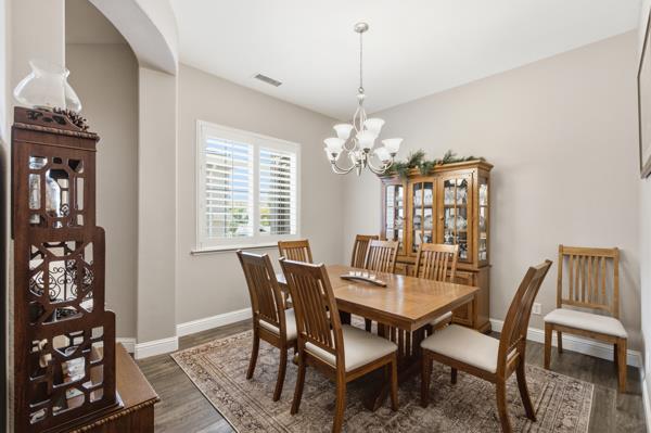 1697 N Jasmine Ave, Clovis, CA 93619
