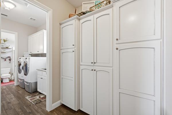 1697 N Jasmine Ave, Clovis, CA 93619