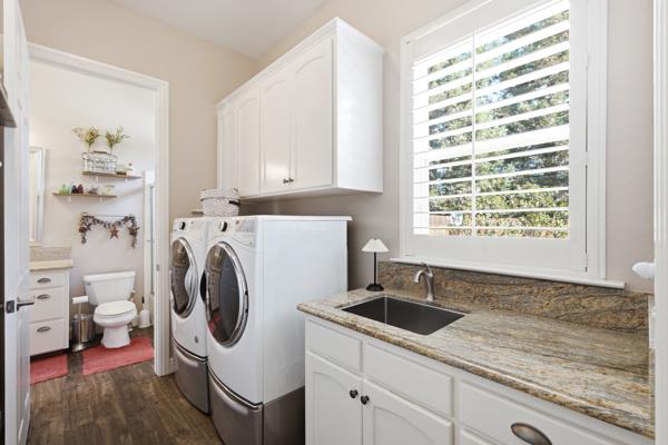 1697 N Jasmine Ave, Clovis, CA 93619