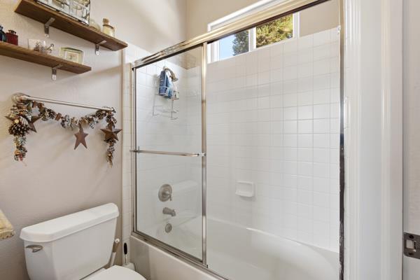 1697 N Jasmine Ave, Clovis, CA 93619