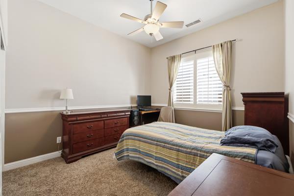1697 N Jasmine Ave, Clovis, CA 93619