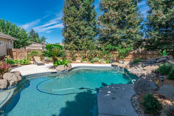 1697 N Jasmine Ave, Clovis, CA 93619