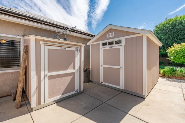 1697 N Jasmine Ave, Clovis, CA 93619