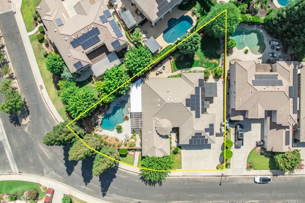 1697 N Jasmine Ave, Clovis, CA 93619