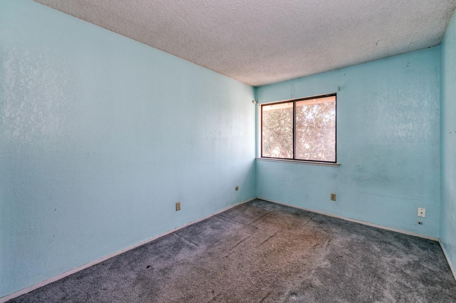 4757 N Woodrow Ave #143, Fresno, CA 93726