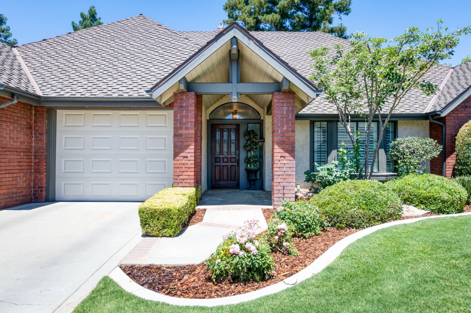 2555 W Bluff Ave #101, Fresno, CA 93711