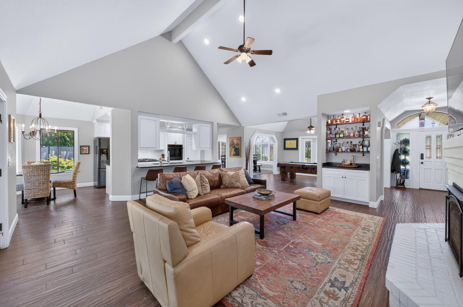 2555 W Bluff Ave #101, Fresno, CA 93711
