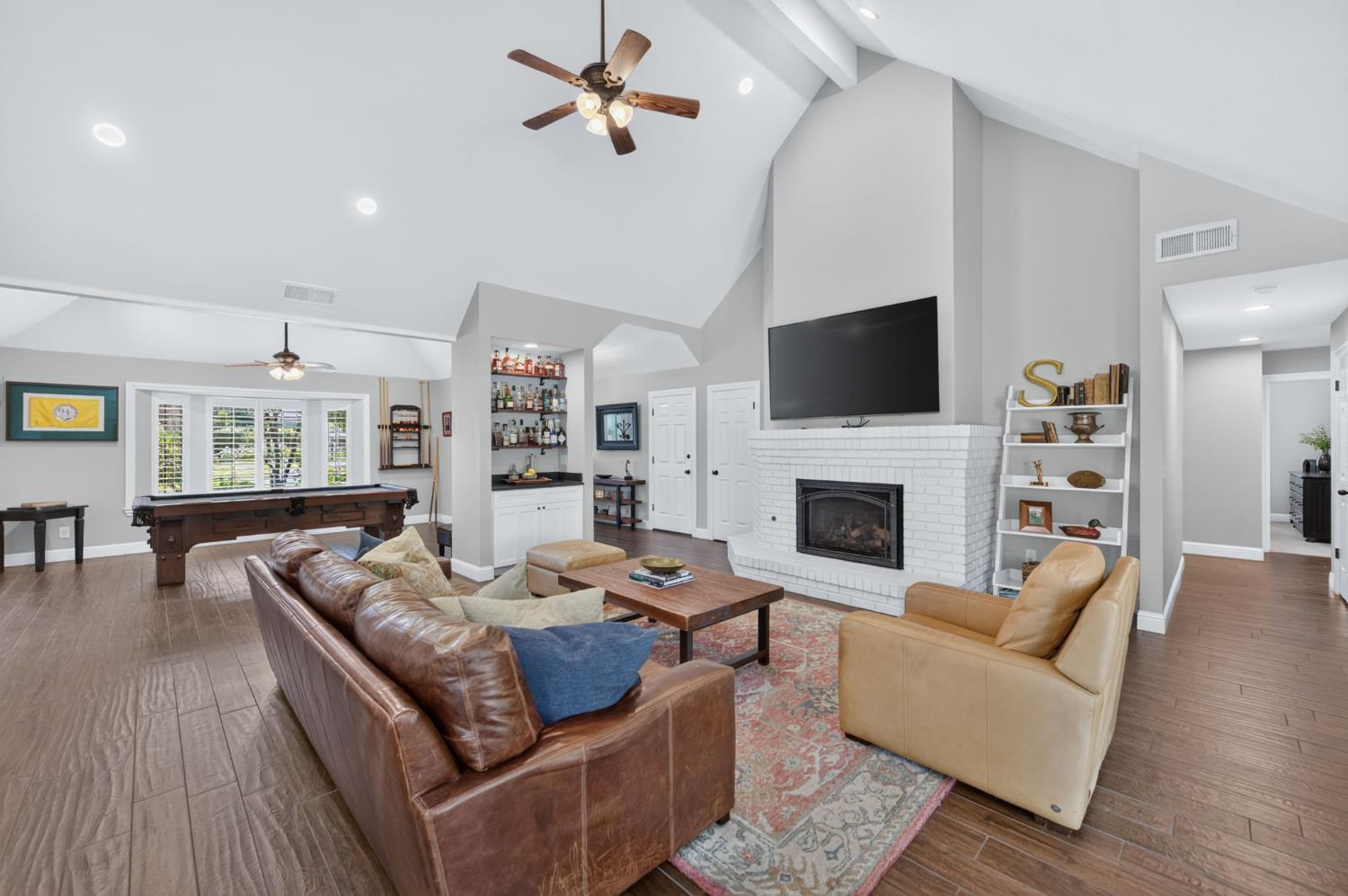 2555 W Bluff Ave #101, Fresno, CA 93711