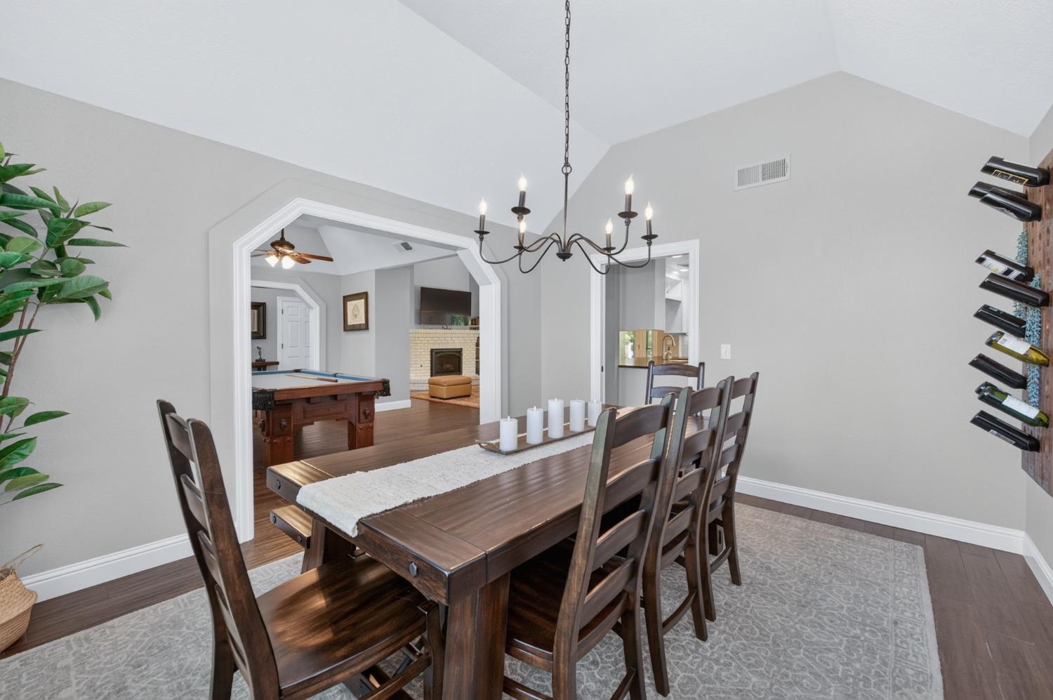 2555 W Bluff Ave #101, Fresno, CA 93711