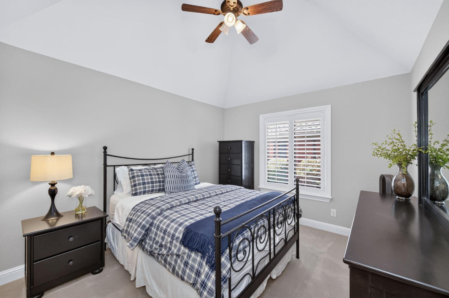 2555 W Bluff Ave #101, Fresno, CA 93711