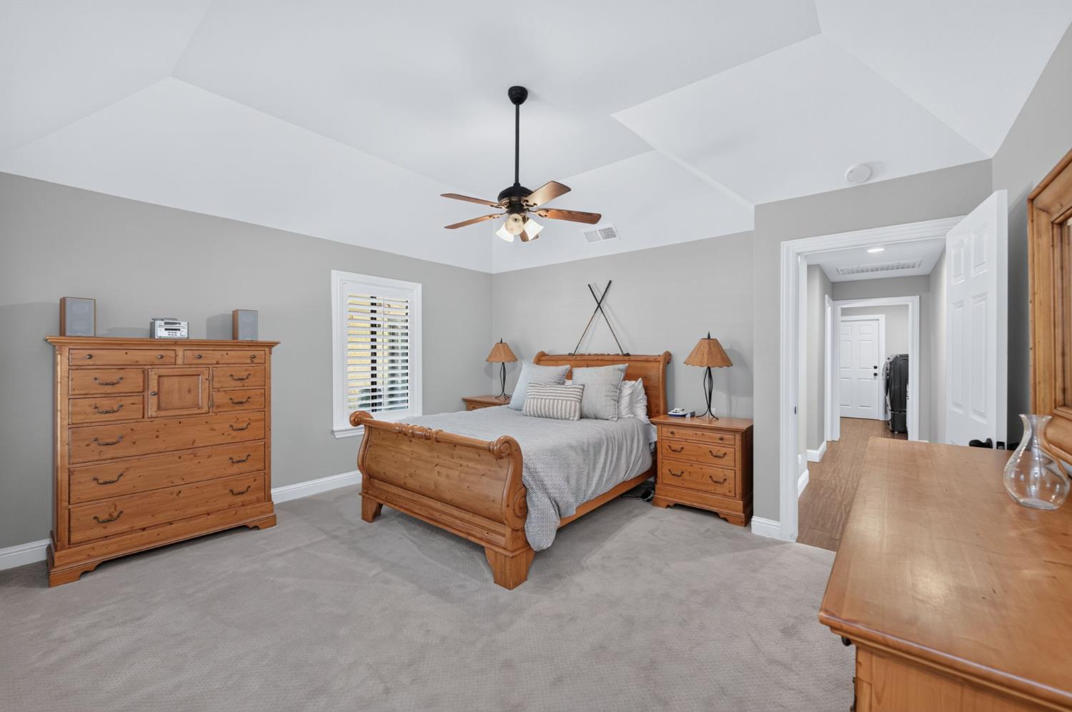 2555 W Bluff Ave #101, Fresno, CA 93711