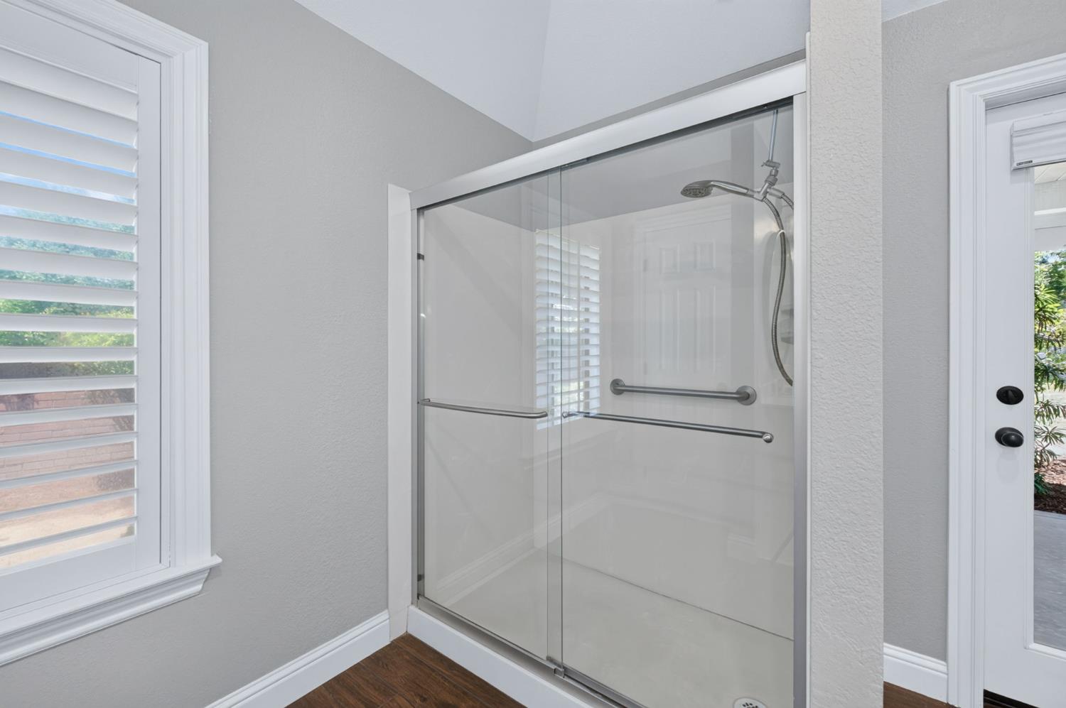 2555 W Bluff Ave #101, Fresno, CA 93711