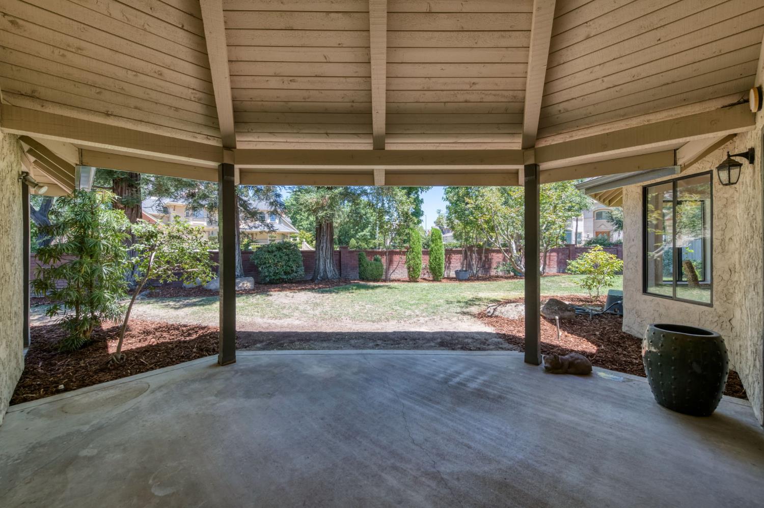 2555 W Bluff Ave #101, Fresno, CA 93711
