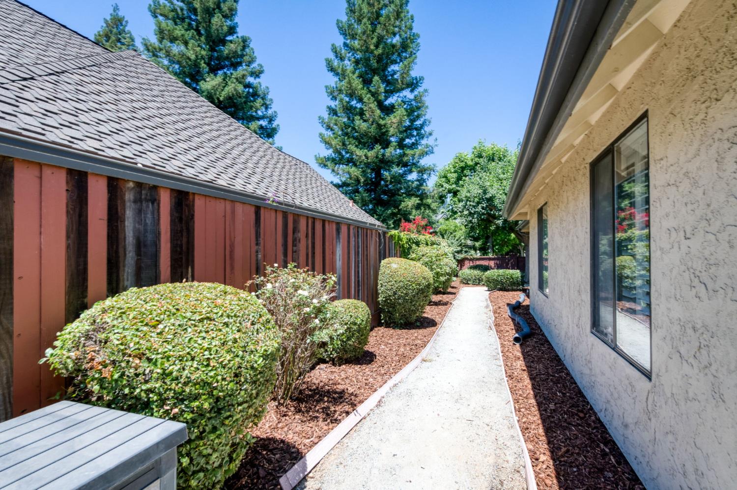 2555 W Bluff Ave #101, Fresno, CA 93711