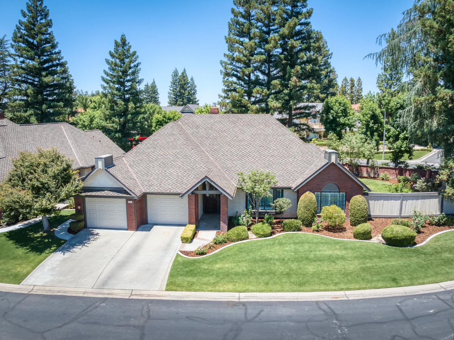 2555 W Bluff Ave #101, Fresno, CA 93711