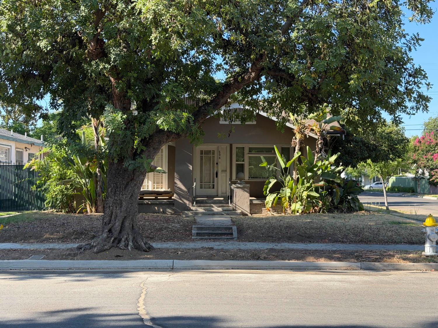 506 E Vassar Ave, Fresno, CA 93704