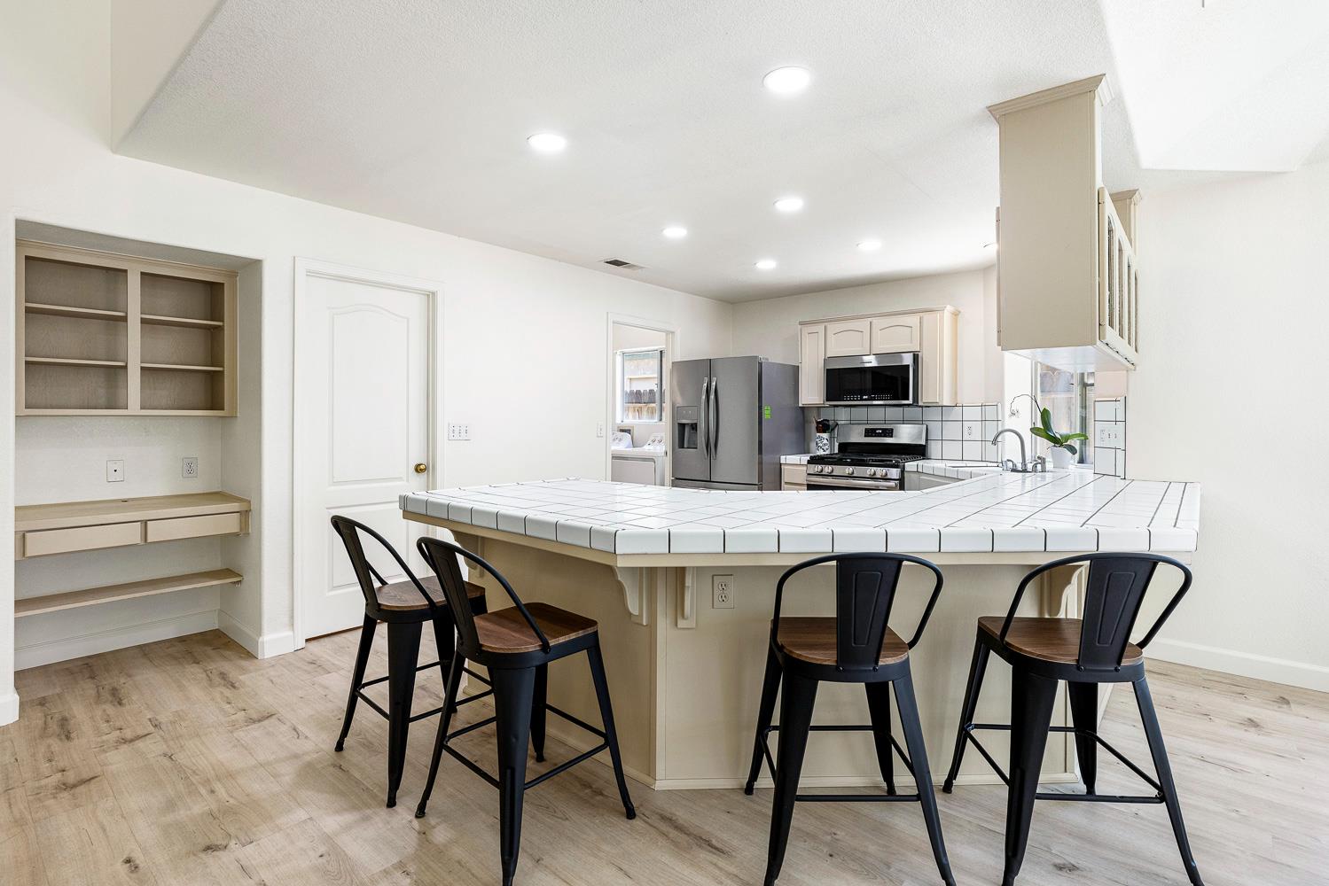 8875 N Woodrow Ave, Fresno, CA 93720