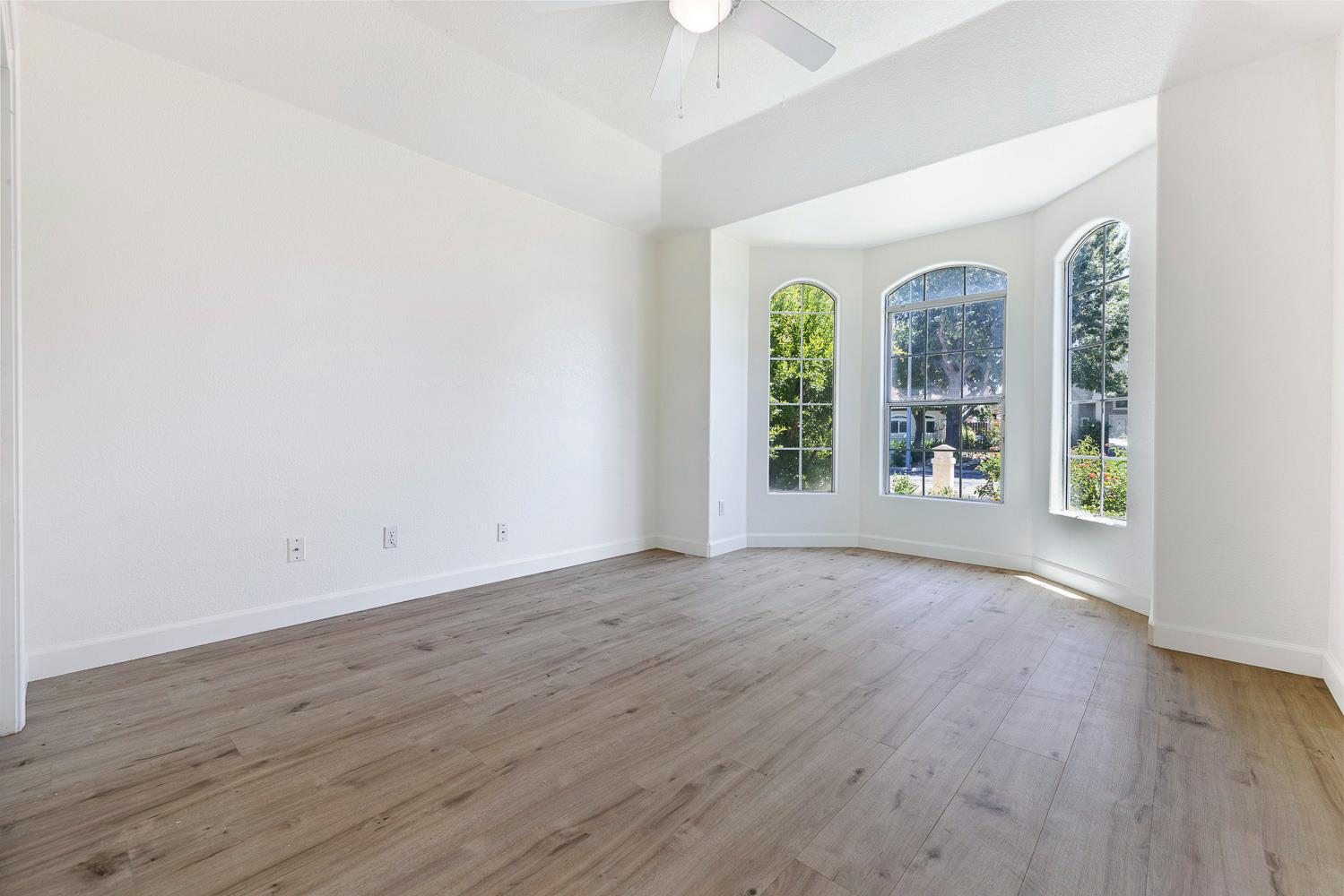 8875 N Woodrow Ave, Fresno, CA 93720
