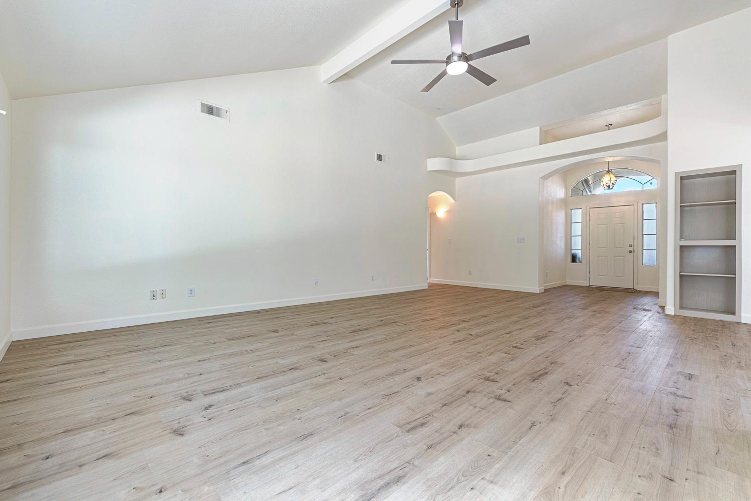 8875 N Woodrow Ave, Fresno, CA 93720