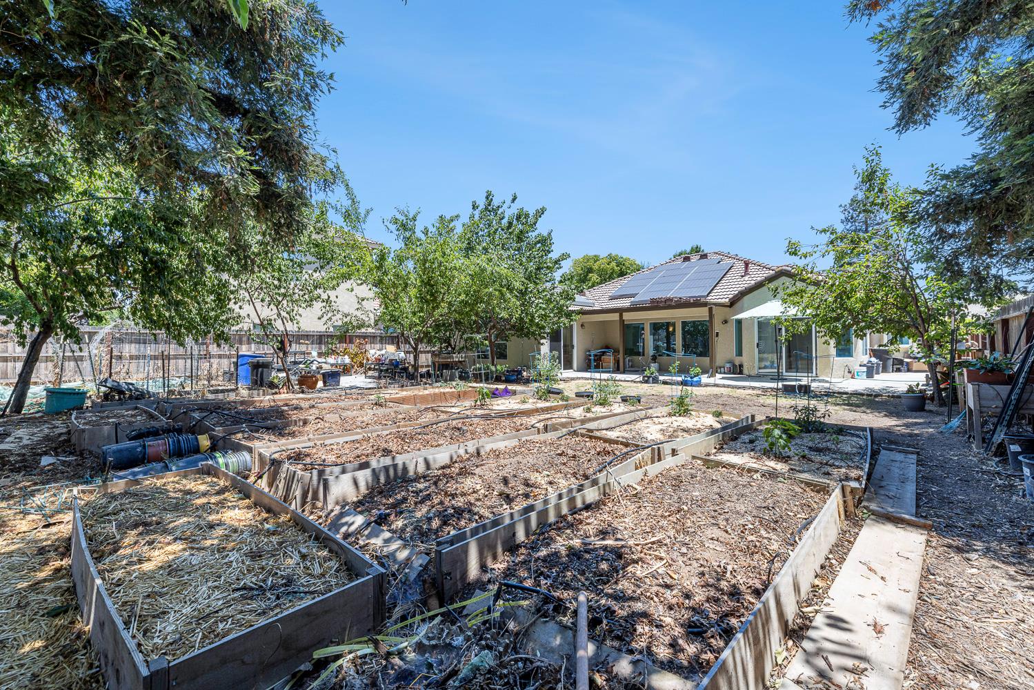 8875 N Woodrow Ave, Fresno, CA 93720